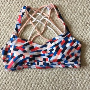 NWOT lululemon free to be wild bra, sz 6, capoeira